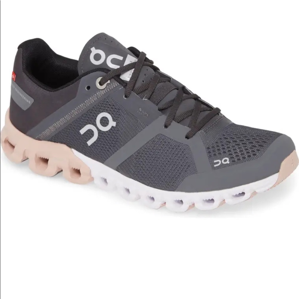 Women’s Oncloud Clowdflow running shoe